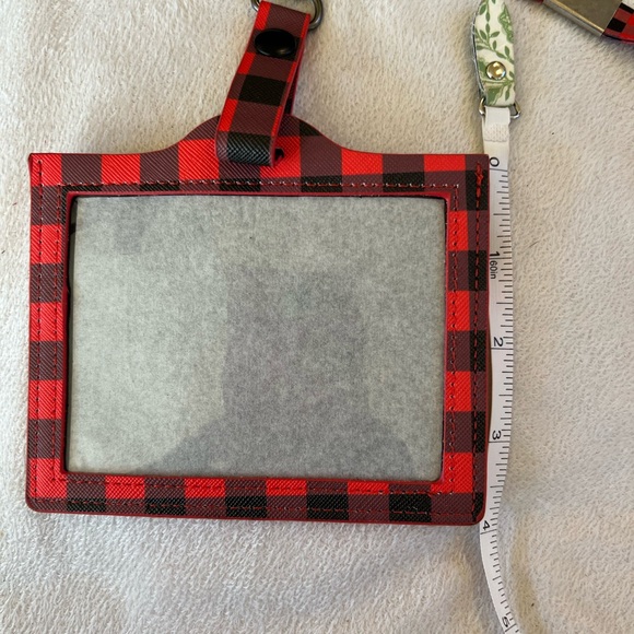 Black & red Checkered ID Card Holder Lanyard - Picture 5 of 6